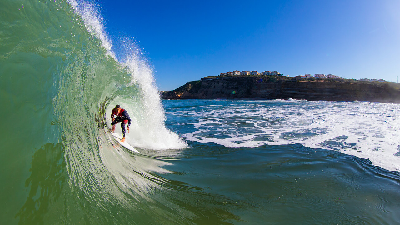 World class Surf & Oceanfront accommodation from only €420 – Peniche Surfing